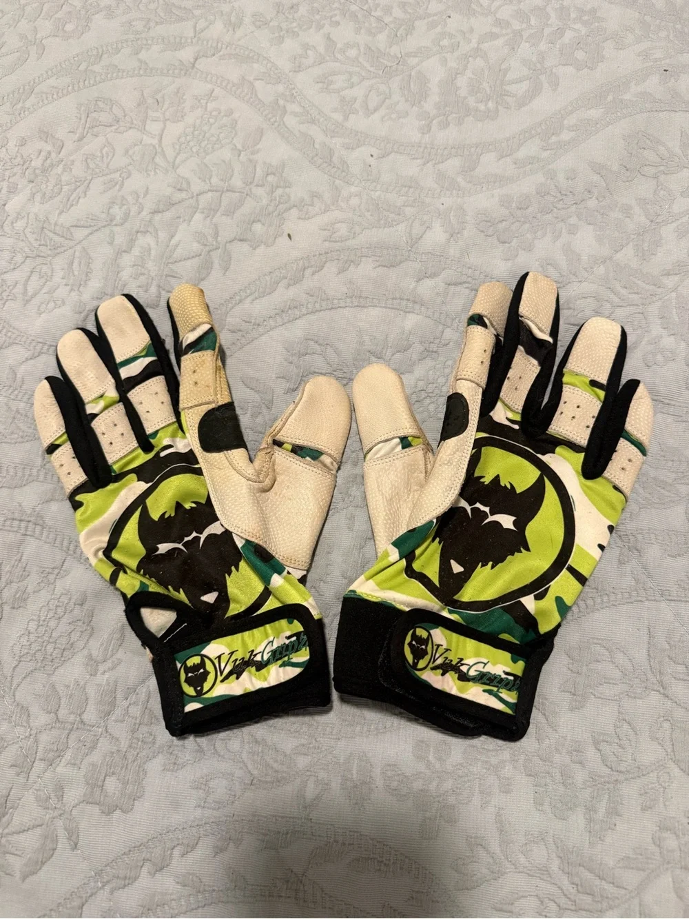 Vukgrips adult large Green Camo Batting Gloves with no rips, tears or worn areas